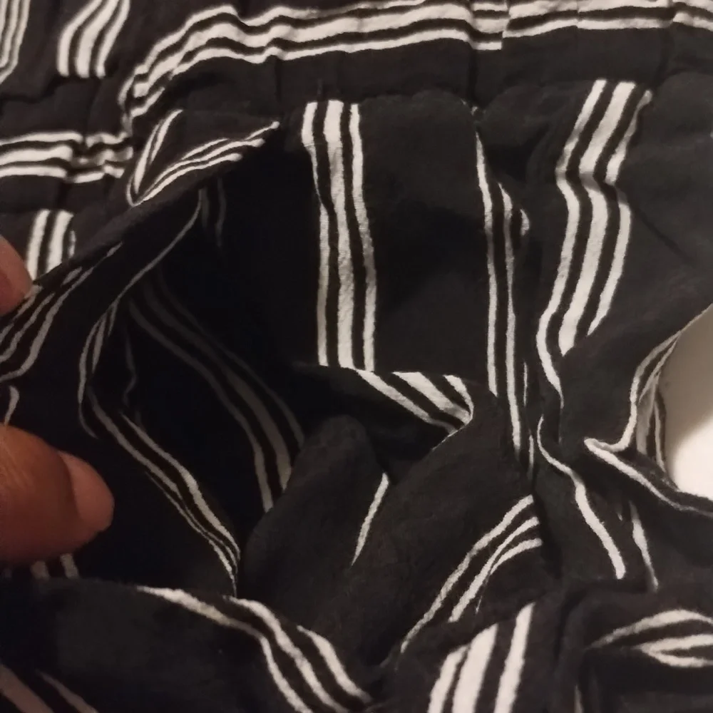 LOFT | Petite Striped Flutter Sleeve stripe with two sides pockets Romper Size S - Picture 11 of 14